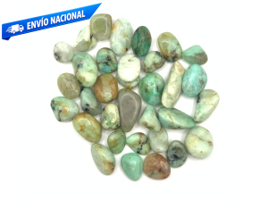 Crisoprasa natural de color verde, piedra apreciada en la tradición hildegardiana por su asociación con la serenidad, el equilibrio emocional y la armonía interior.