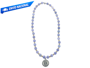 Collar de calcedonia natural, piedra asociada a la comunicación clara, la paciencia, el autocontrol y la confianza personal.