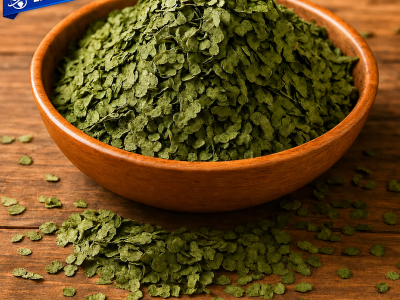 Frasco de Lenteja de agua. Lemna minor, preparado herbal tradicional utilizado como apoyo natural para el sistema inmunitario y el fortalecimiento del organismo.