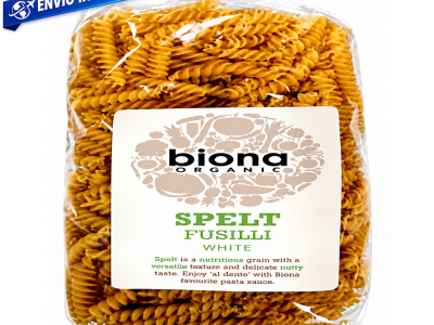 Plato de pasta de espelta artesanal servida con ingredientes naturales y estilo saludable, ideal para alimentación equilibrada y cocina nutritiva.